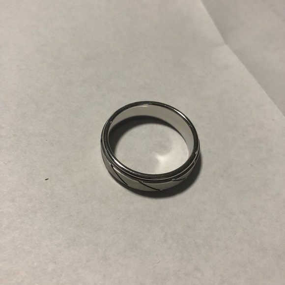 Men’s Tungsten Wedding Band - Picture 3 of 3